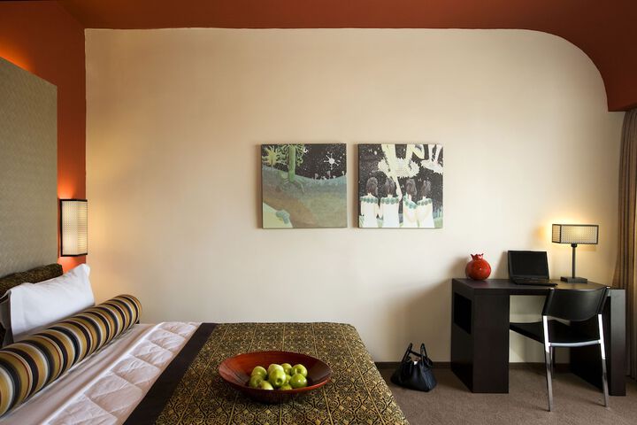 Room 9 of 54