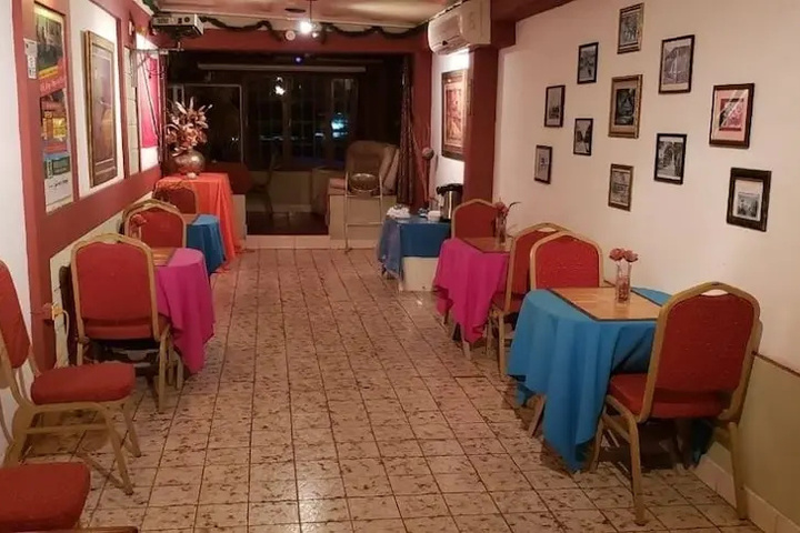 Dining 18 of 19