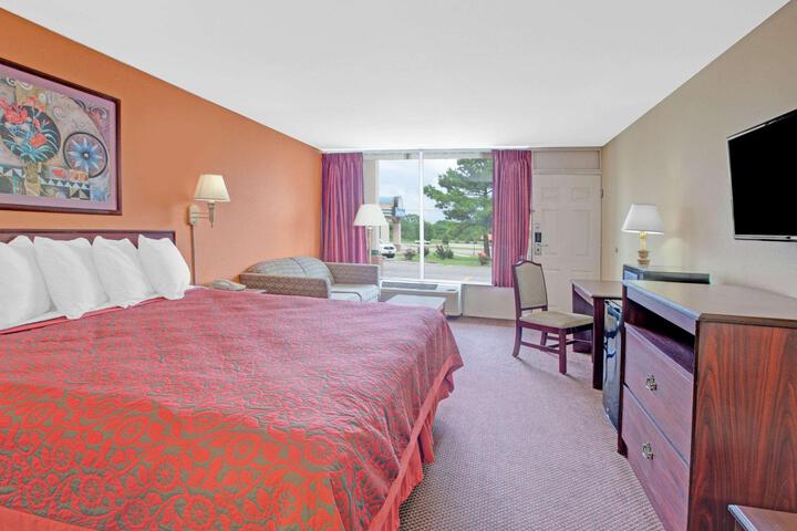 1 King Bed (1 of 10)