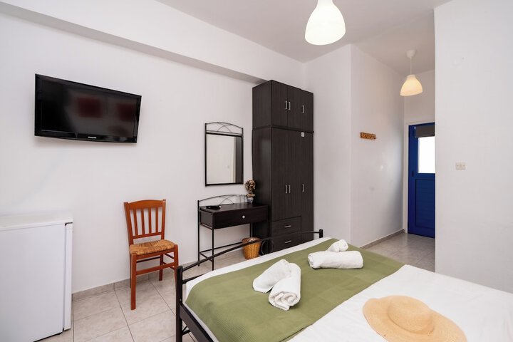 Room 27 of 60