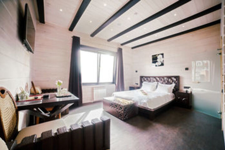 Room 11 of 61