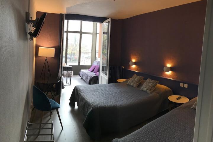 Room 6 of 49