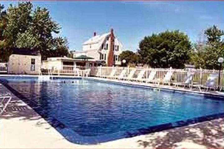Pool 22 of 60
