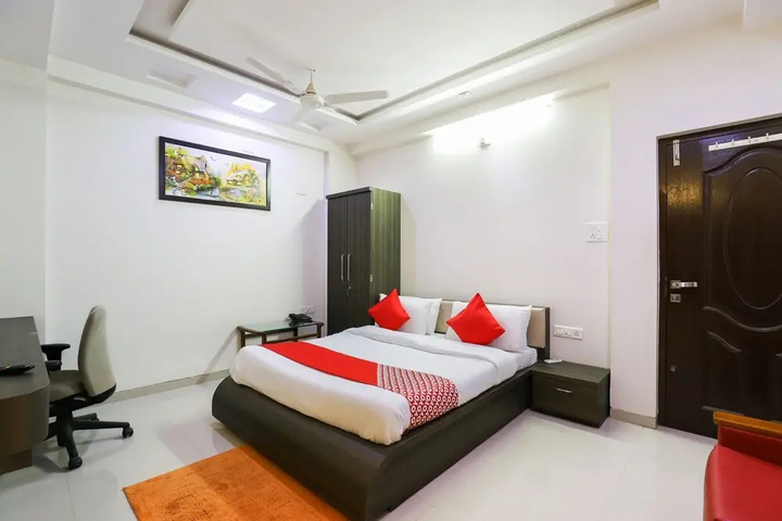Room 5 of 14