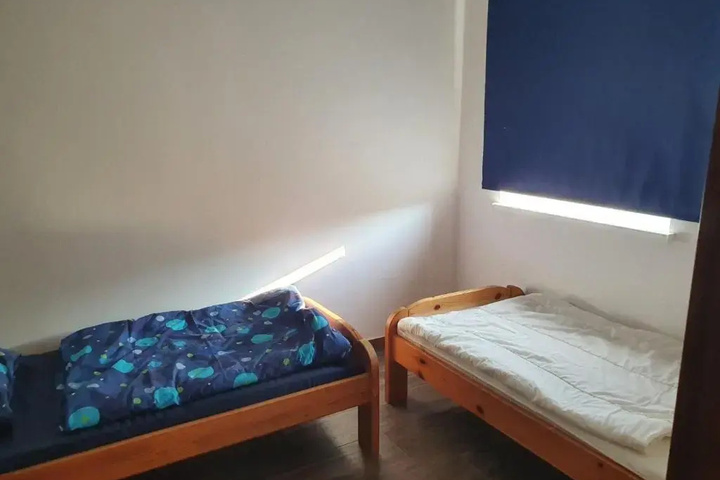 Room 4 of 10