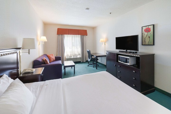 1 Queen Bed (22 of 28)