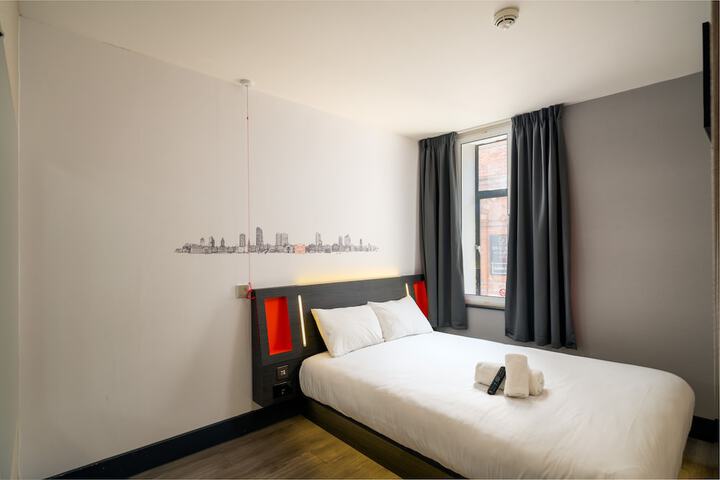 Room 15 of 52