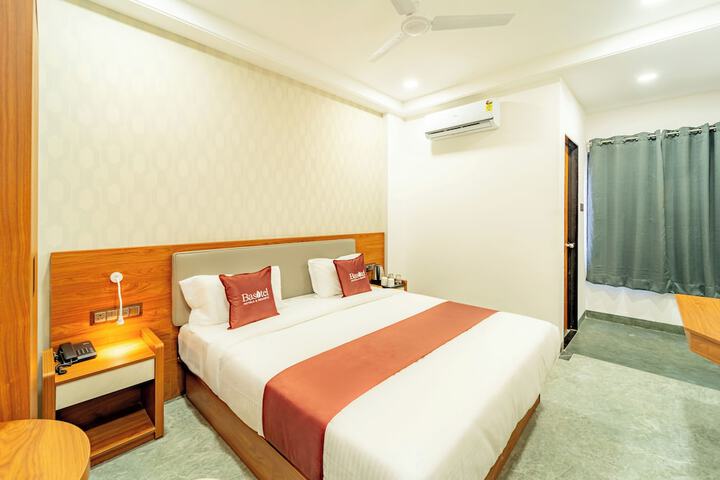 Room 11 of 24
