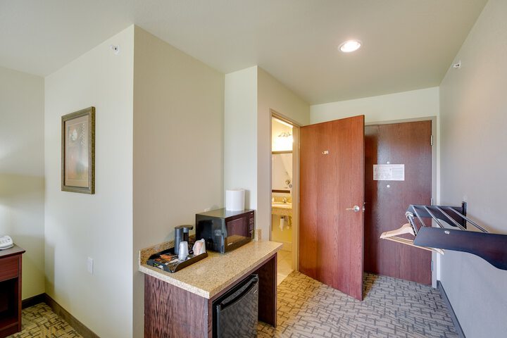 2 Queen Guest Room (7 of 8)