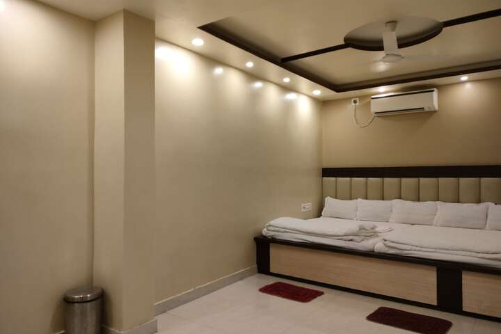 Room 94 of 150