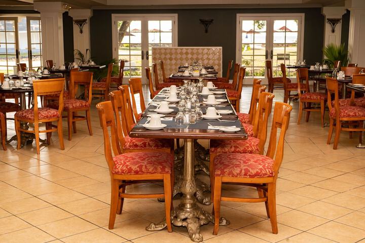 Dining 68 of 111