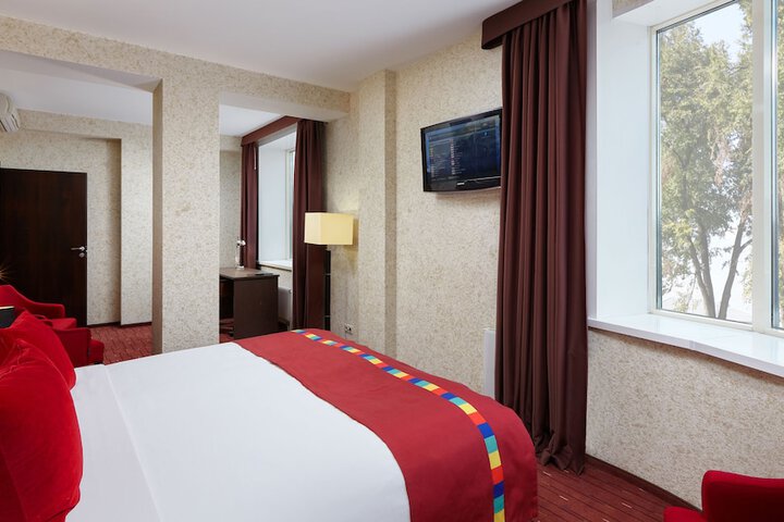Room 13 of 73