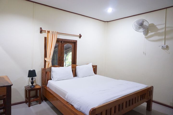 Room 4 of 49