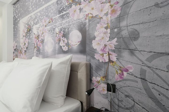 Room 4 of 32