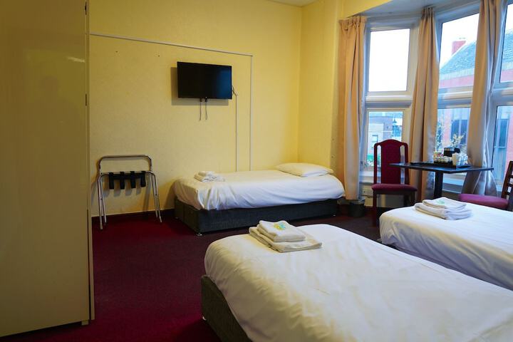 Room 32 of 61