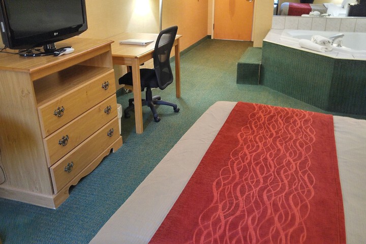 1 King Bed Accessible (11 of 32)
