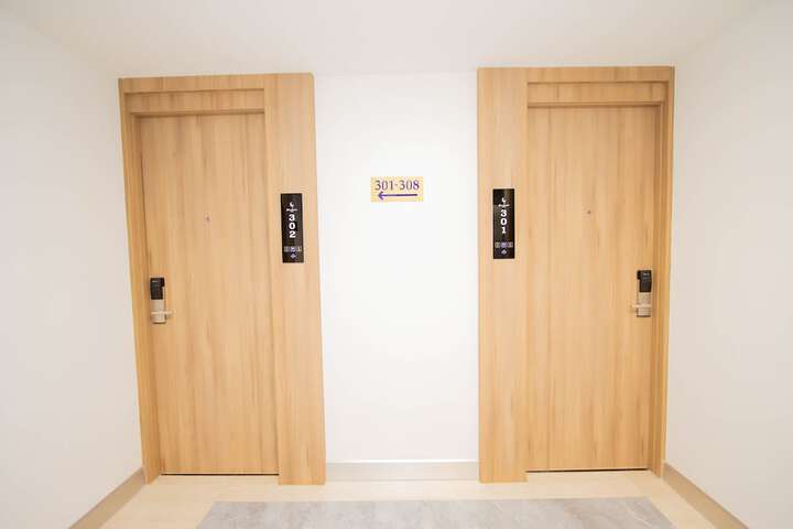 Ballroom/Hall 90 of 99
