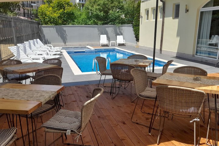 Pool 31 of 52