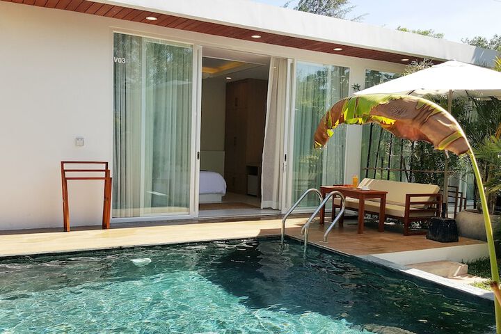 Pools & Facilities