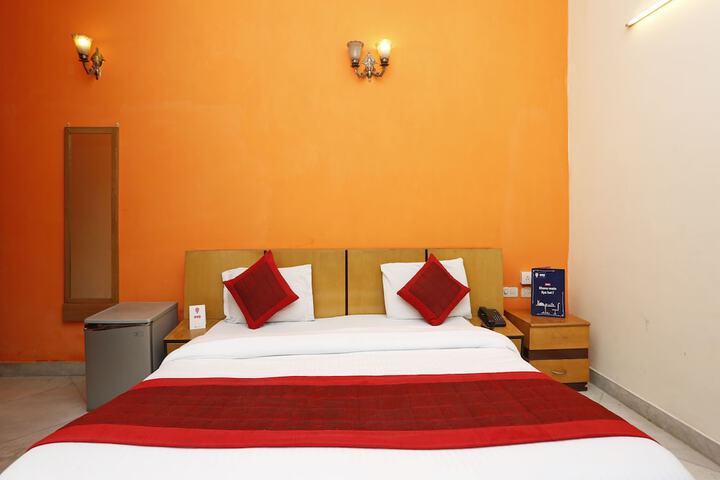 Room 14 of 18