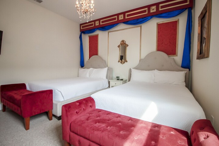 Room 4 of 70