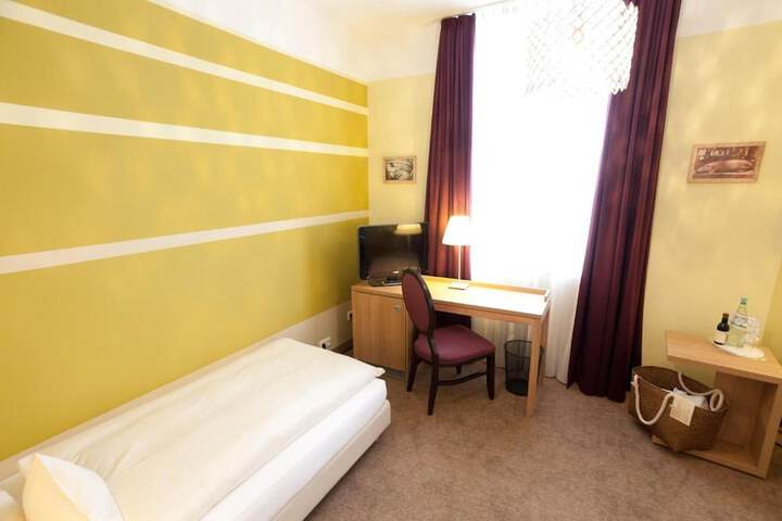 Room 11 of 59