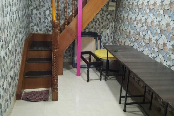 Room 17 of 23