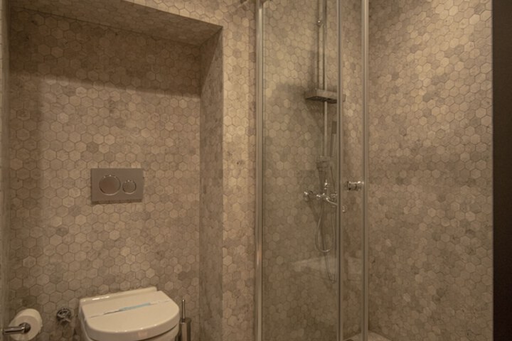 Room 73 of 78