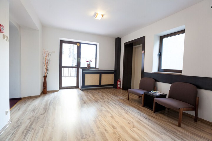 Room 15 of 38