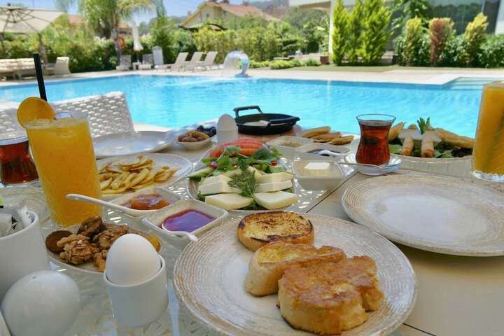 Breakfast/Coffee Service 76 of 106