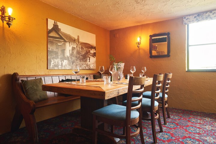 Dining 46 of 60