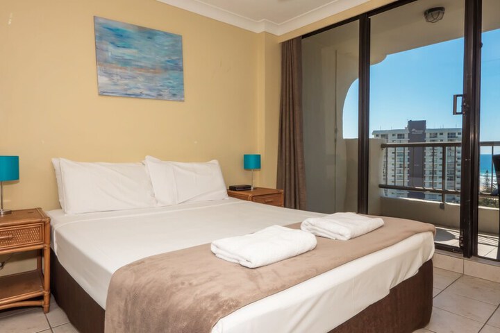 Room 3 of 65