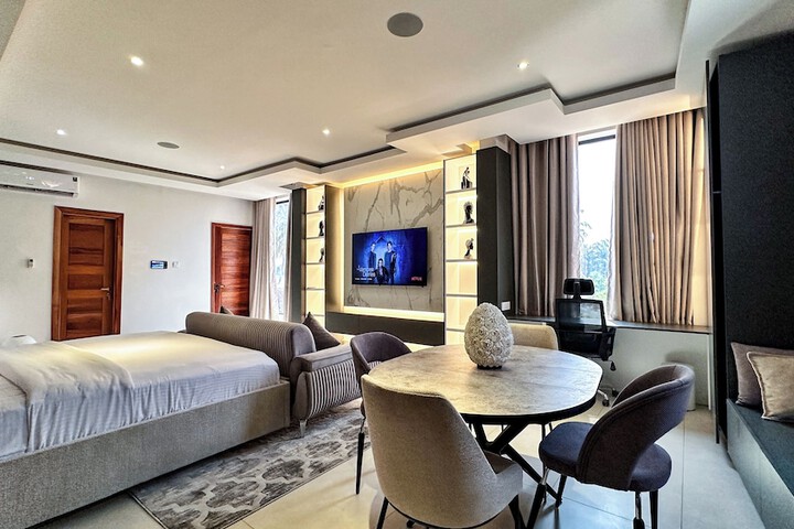 Room 48 of 121
