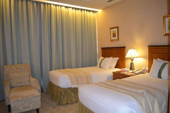 Room 19 of 48