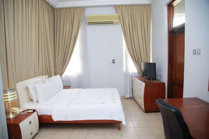 Room 3 of 22