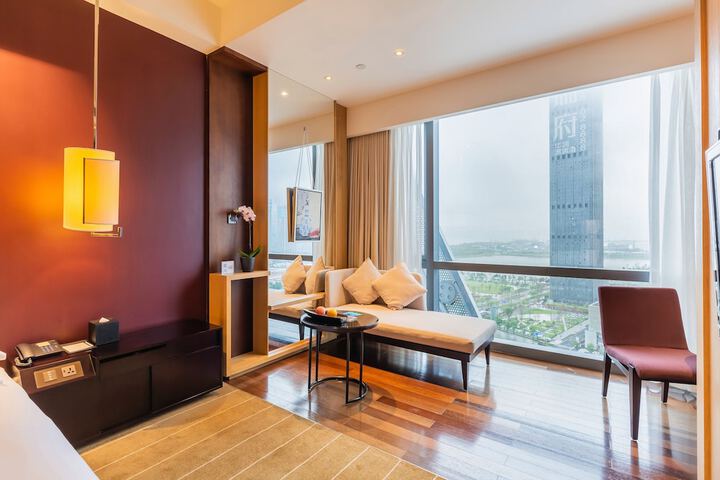 Room 28 of 52
