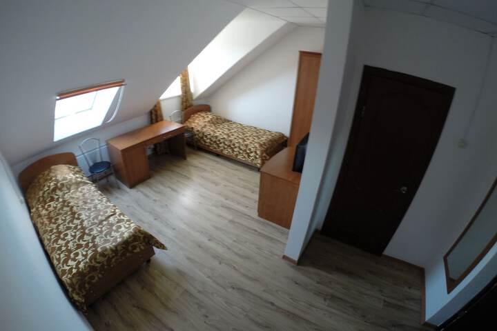 Room 15 of 37