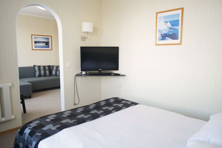 Room 8 of 49