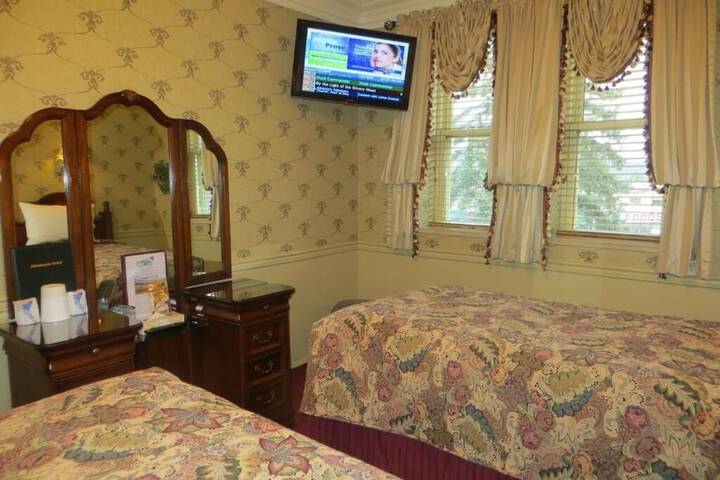 Room 3 of 47