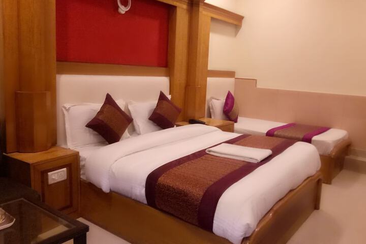Room 5 of 39