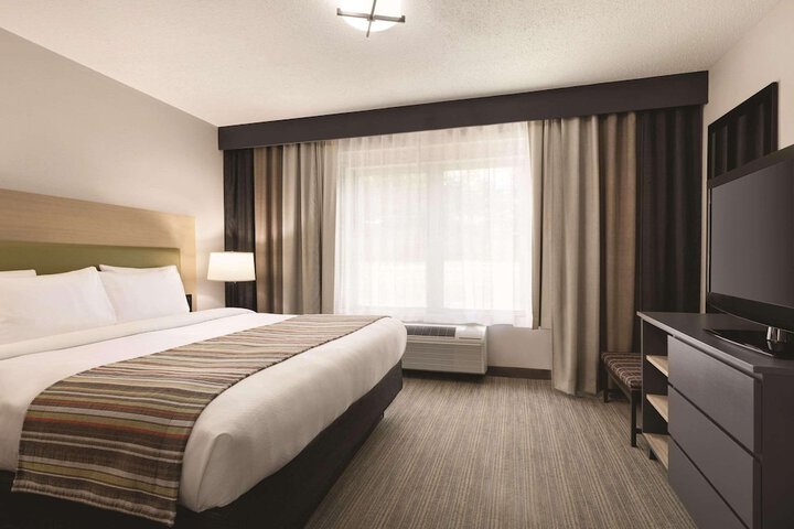 2 Queen Beds (10 of 28)