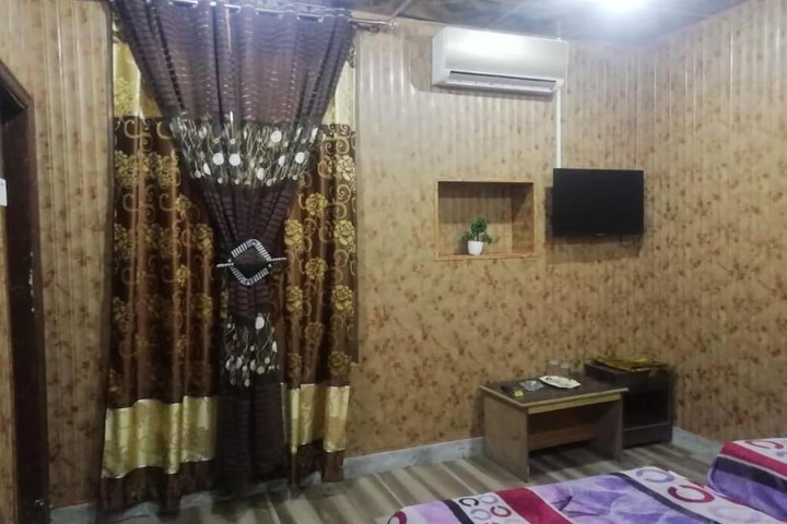 Room 33 of 40