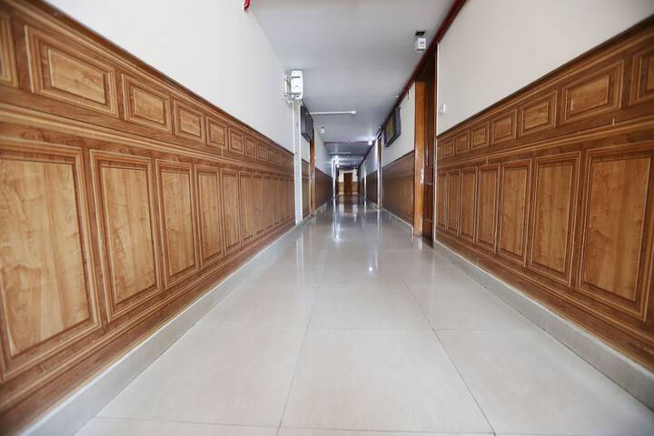 Ballroom/Hall 121 of 130