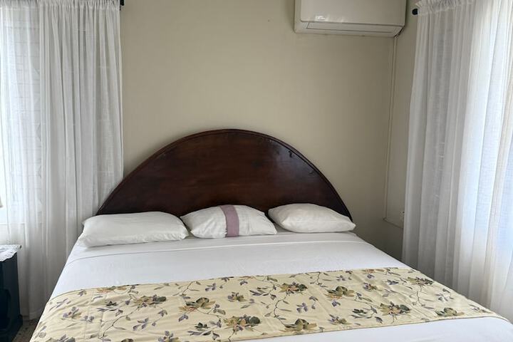 Room 11 of 36