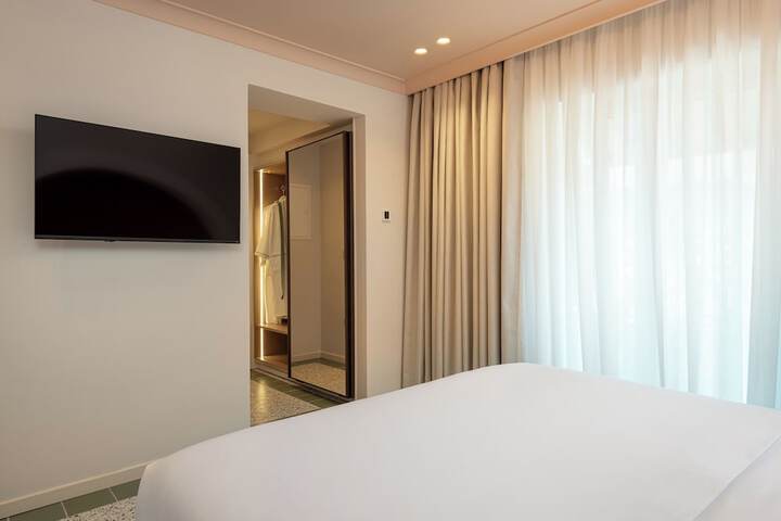 Room 18 of 41