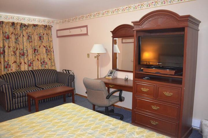 Room 5 of 24