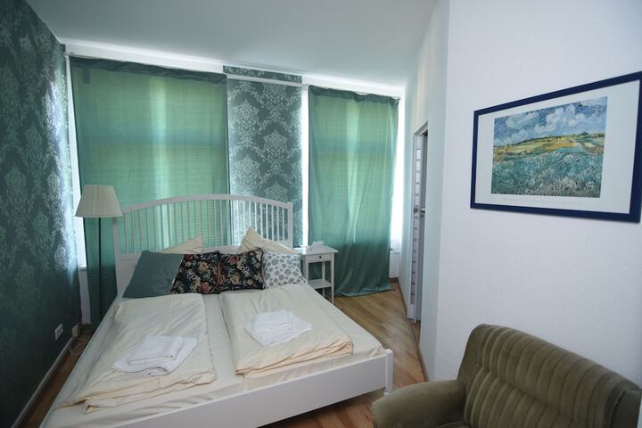 Room 30 of 46