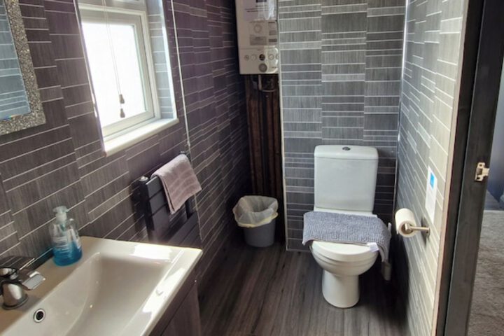 Room 12 of 18