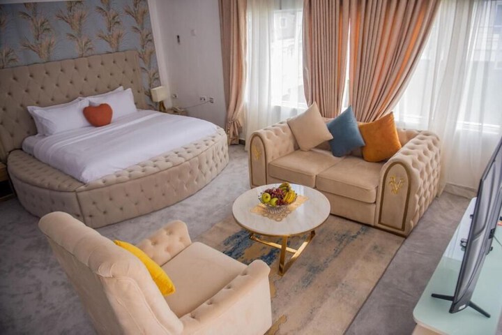 Room 3 of 31