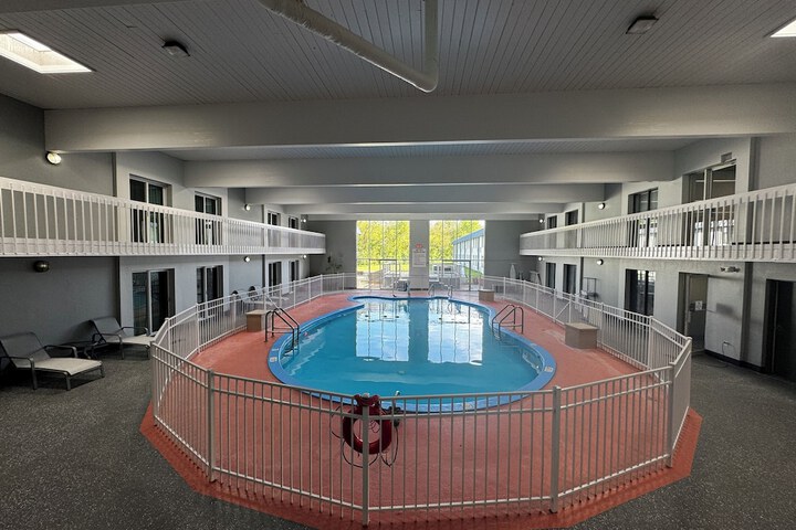 Pool 11 of 21
